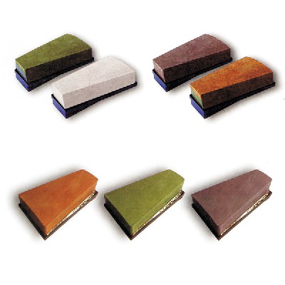 Resin-bond silicon carbide abrasive for mat ceramin tiles